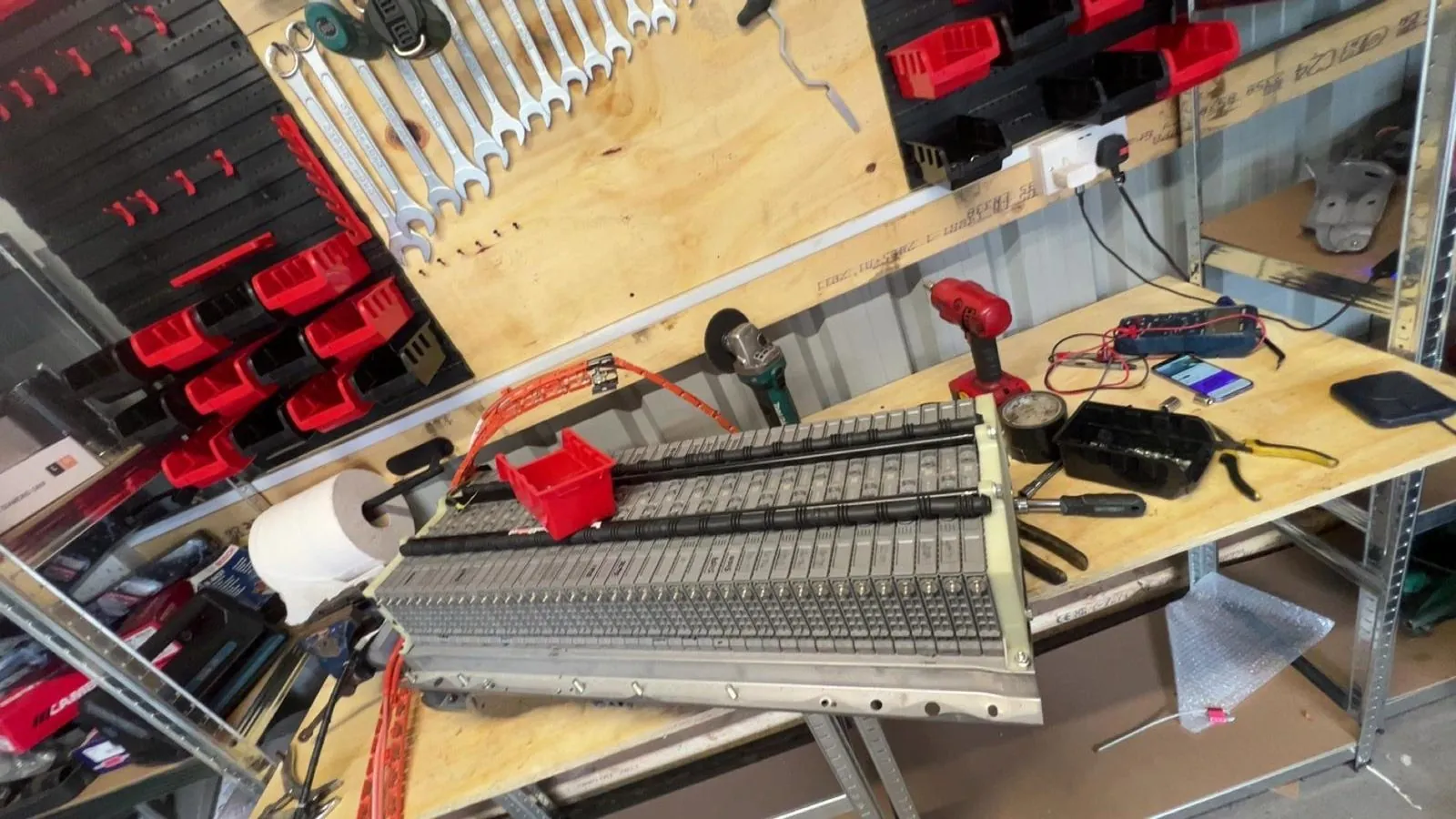 Hybrid battery cells on the bench